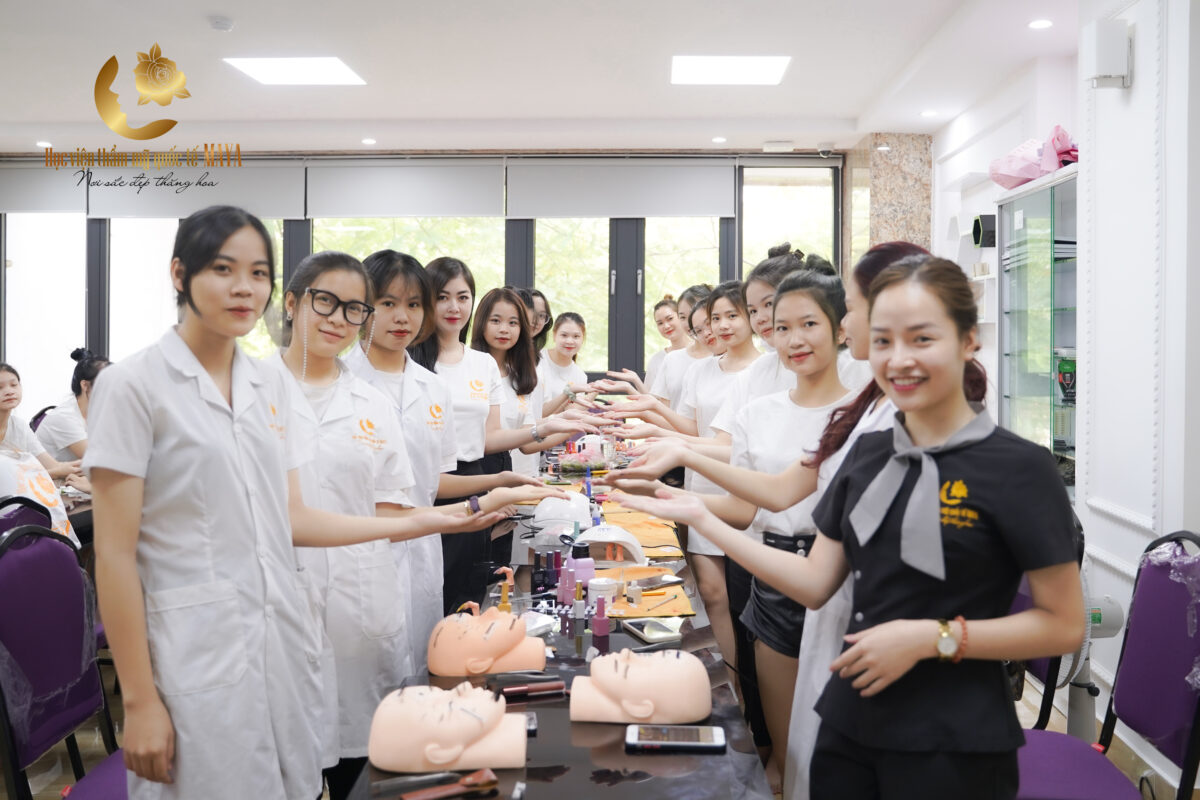 Học Nail Cấp Tốc Đi Nước Ngoài 